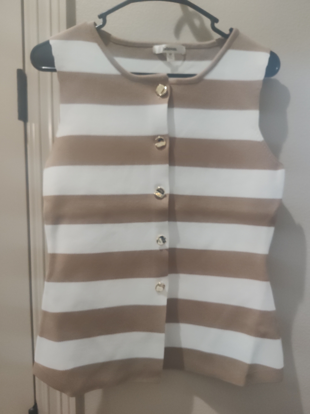 NWOT Lalavon Sleeveless Striped Button-Front Top in White and Tan Size M